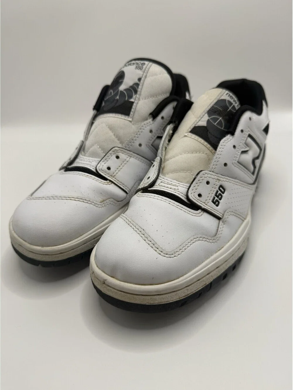 New Balance 550 Oreo Mens Size 8.5D White Black Leather Sneakers Shoes BB550HA1